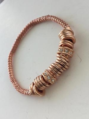 Rose gold tone stretchy fashion bracelet