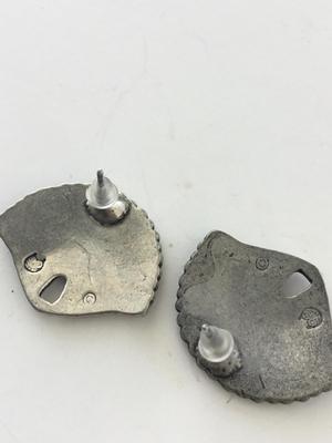 Owl marked fashion earrings