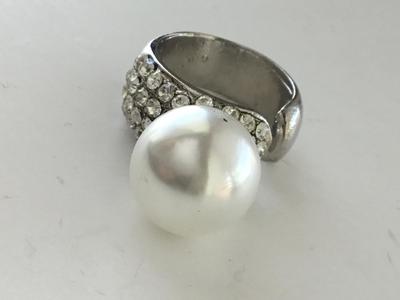 Unmarked faux pearl statement ring