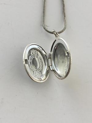 Unmarked locket necklace