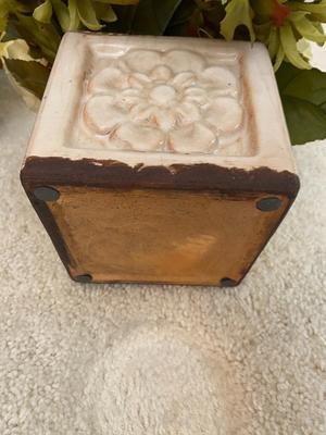 VINTAGE TOLE METAL TRAY, MOSAIC GLASS VOTIVE HOLDER, SILK FLOWERS AND A RABBIT FIGURE