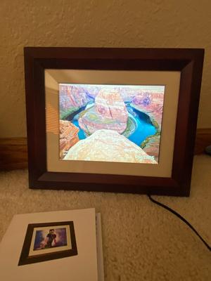 PHILLIPS DIGITAL PHOTO FRAME AND CHERUB FRAMED WALL ART