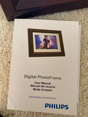 PHILLIPS DIGITAL PHOTO FRAME AND CHERUB FRAMED WALL ART