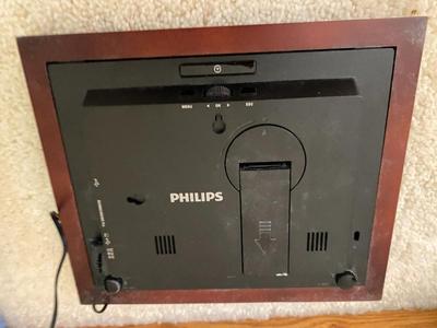 PHILLIPS DIGITAL PHOTO FRAME AND CHERUB FRAMED WALL ART