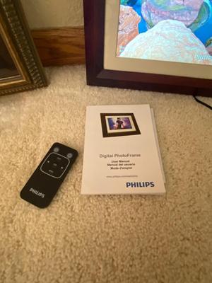PHILLIPS DIGITAL PHOTO FRAME AND CHERUB FRAMED WALL ART