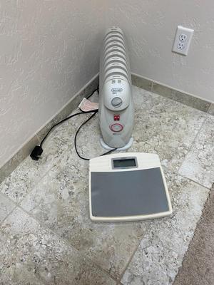 DELONGHI SAFE HEATER, INDIGLO DIGITAL SCALE AND COZY THROW BLANKET