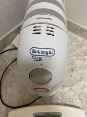 DELONGHI SAFE HEATER, INDIGLO DIGITAL SCALE AND COZY THROW BLANKET