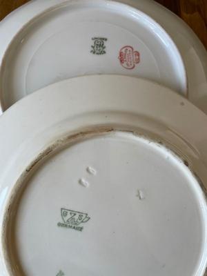 Various plates, bowls, cups/saucers