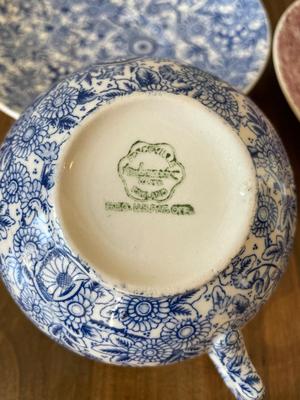 Various plates, bowls, cups/saucers