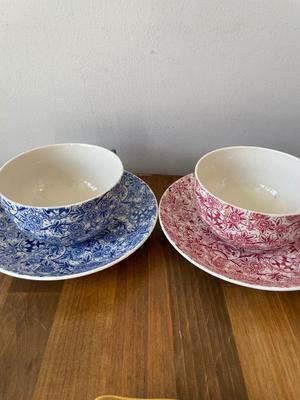 Various plates, bowls, cups/saucers