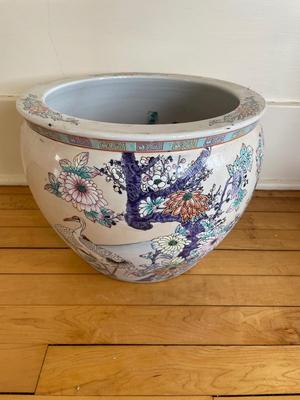 Chinese porcelain planter