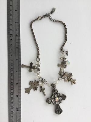 UI? Marked cross fashion necklace