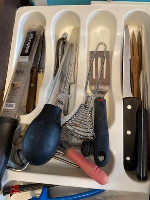 Utensil drawer