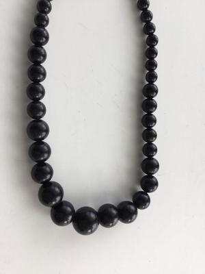 Black beaded fashion necklace
