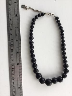 Black beaded fashion necklace