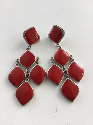 Red fashion dangle earrings