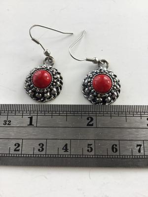 Beautiful red center fashion earrings