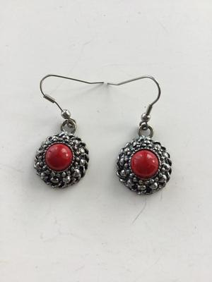 Beautiful red center fashion earrings