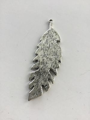 Unmarked leaf pendant charm