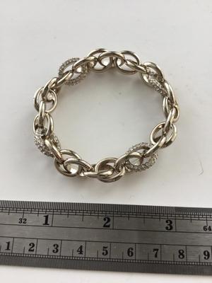 Stretchy chain link type fashion bracelet