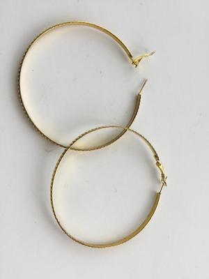 Beautiful gold tone hoop earrings