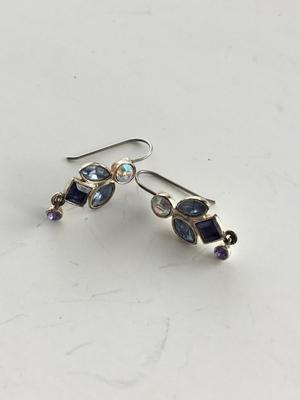 Beautiful rusty unmarked fashion earrings