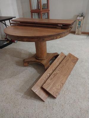 WOODEN PEDASTAL TABLE WITH FOUR LEAVES