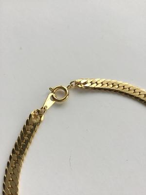 Unmarked gold tone chain type necklace