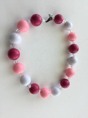 Beautiful light pink and hot pink beaded necklace