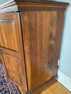 Cabinet (contents not included)