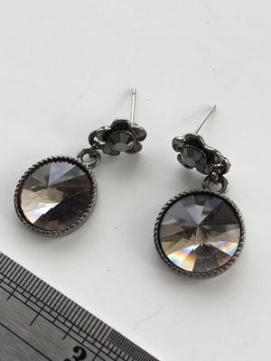 Beautiful black dangle fashion earrings