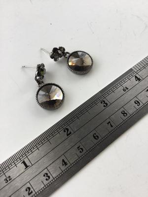 Beautiful black dangle fashion earrings