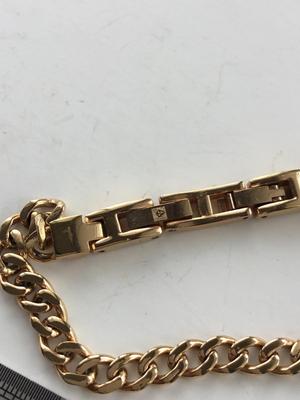 V marked vintage link type bracelet