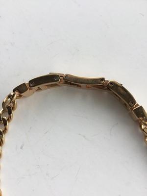 V marked vintage link type bracelet