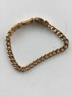 V marked vintage link type bracelet