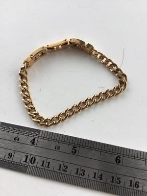 V marked vintage link type bracelet