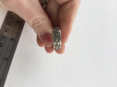 Unmarked roses fashion ring