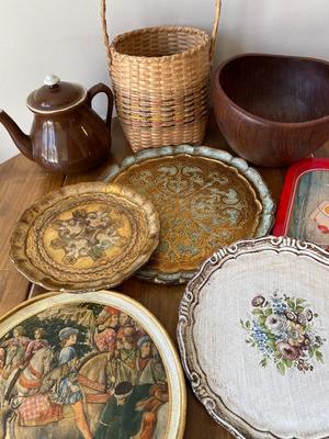 Hall teapot, wood trays, metal God Jul tray, and wooden bowl