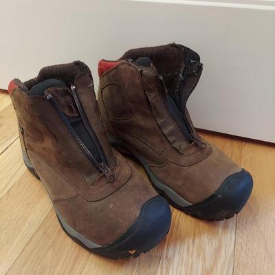 Mens Size 8/9 Shoes by Keen, Tsubo, Ecco & More (GB-BBL)