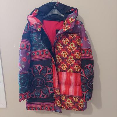 Women’s Coats and More (GB-BBL)