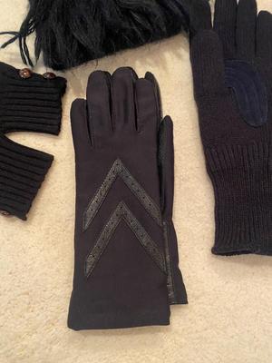 HANSEN HAT AND GLOVES, NICE LEATHER GLOVES AND MORE!