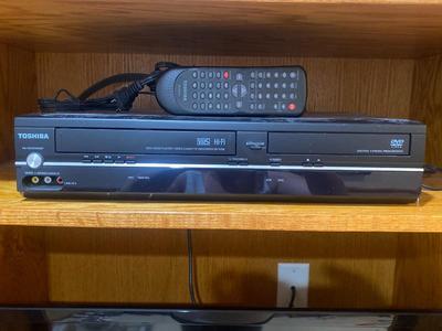 EMERSON LED 32" TV AND TOSHIBA DVD/VCR COMBO