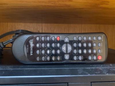 EMERSON LED 32" TV AND TOSHIBA DVD/VCR COMBO