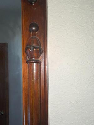BEAUTIFUL HAND CARVED ANTIQUE MIRROR