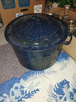 CANNING POT AND JARS
