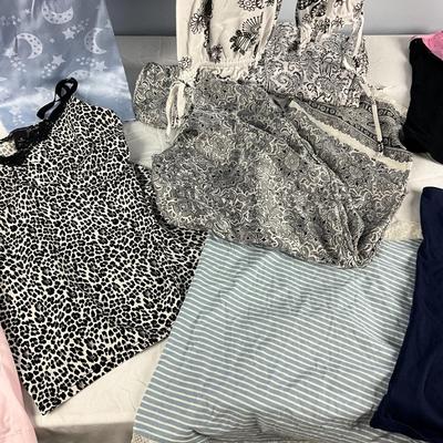 MB8239 Lot of Ladies Casual Evening Wear