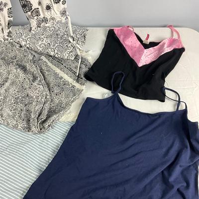 MB8239 Lot of Ladies Casual Evening Wear