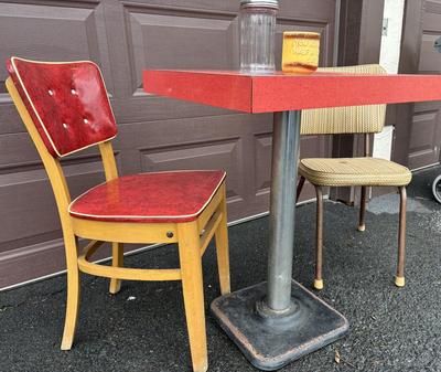 Lot 999G: Vintage MCM kitchenette table chairs