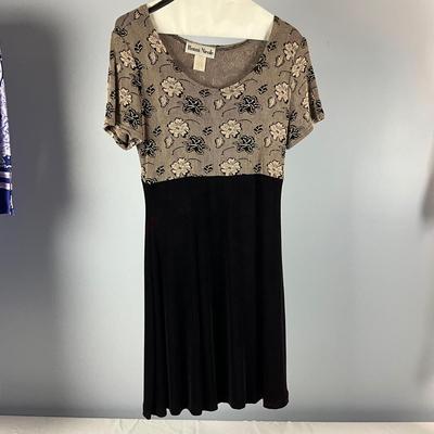 MB8253 Lot of Ladies Dresses Barbar Erickson, Caribbean Joe