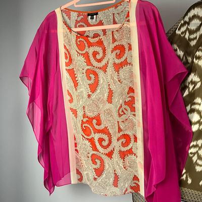 MB8258 Lot of Ladies Tunics and Pants